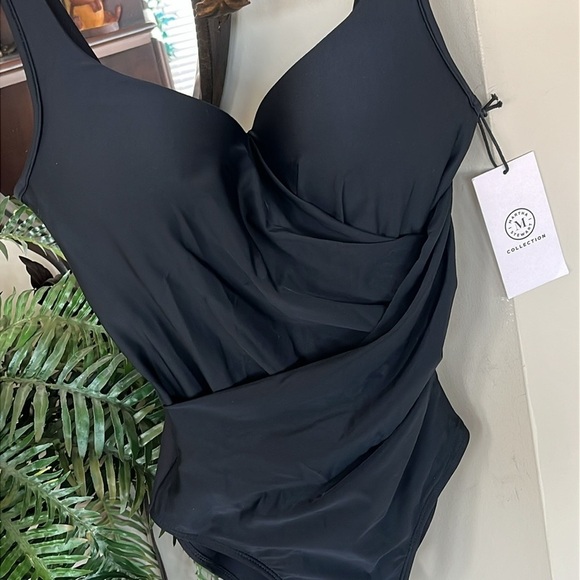 Brand New Martha Stewart Black Shaping Slimming Swimsuit One-Piece UPF 50 - Picture 8 of 15
